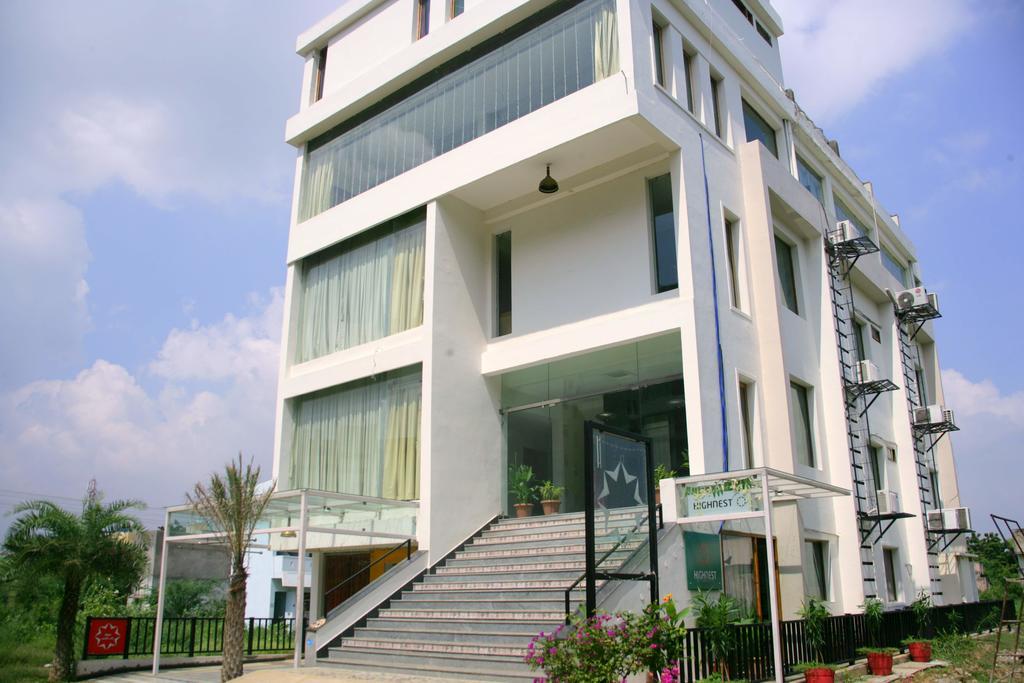 Hotel Highnest Singapperumalkovil Buitenkant foto